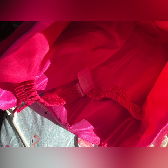 ✨Host Pick✨ Sleeveless fuchsia dress - Picture 10 of 11